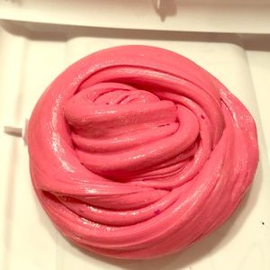 Bubble Gum Slime. Scented strawberry.🍓CommentSize